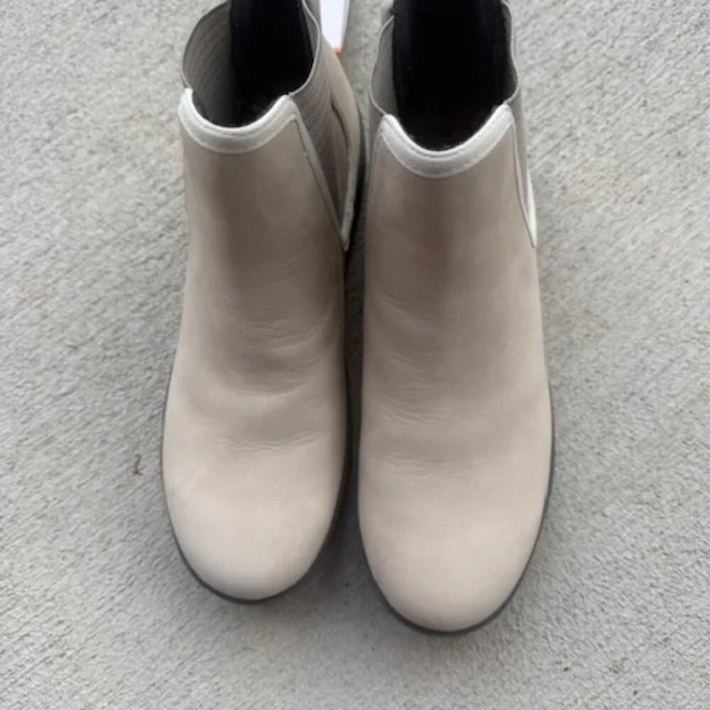 Bogs kicker chelsea boots new no box